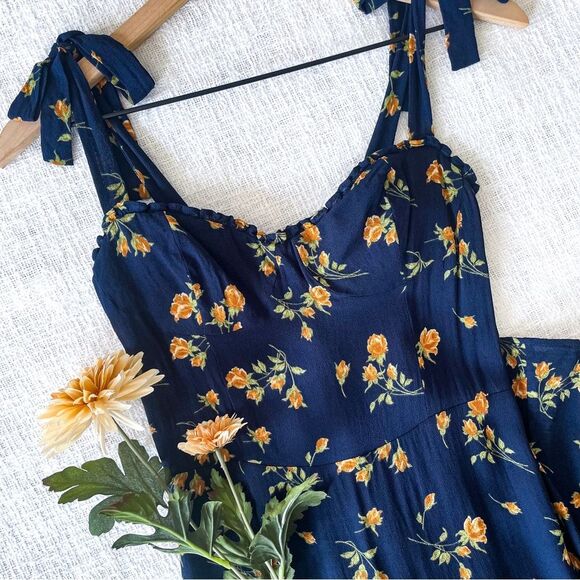 Reformation Nikita floral midi dress. - Picture 2 of 15